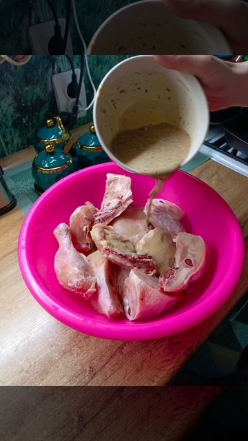 Нежная курочка, запеченная в духовке смотреть онлайн