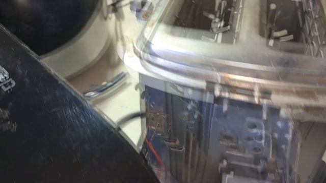 Тостер - не фиксируется рычаг.