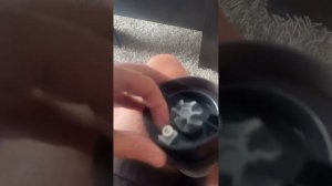 Не включается блендер Kitfort-1381