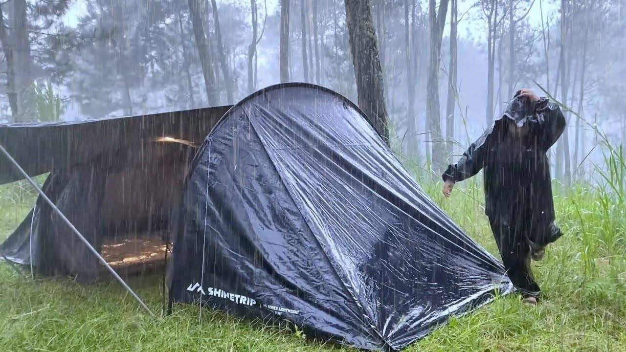 БОЛЬШАЯ ПАЛАТКА В СИЛЬНЫЙ ДОЖДЬ‼ОДИНОЧНЫЙ ПОХОД В СИЛЬНЫЙ ДОЖДЬ И ГРОЗУ смотреть онлайн