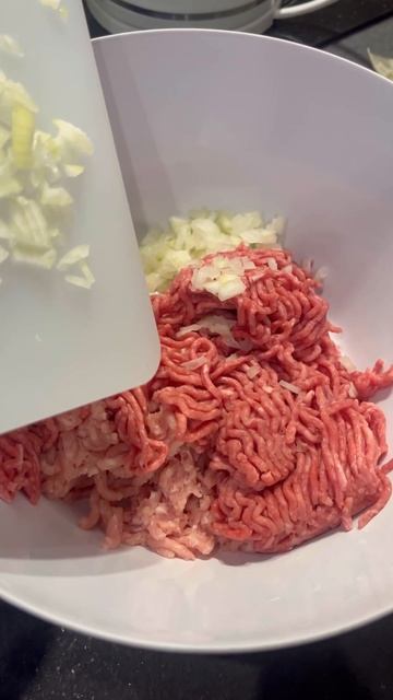 Домашние пельмени. Очень быстро! Homemade dumplings. Very fast. смотреть онлайн