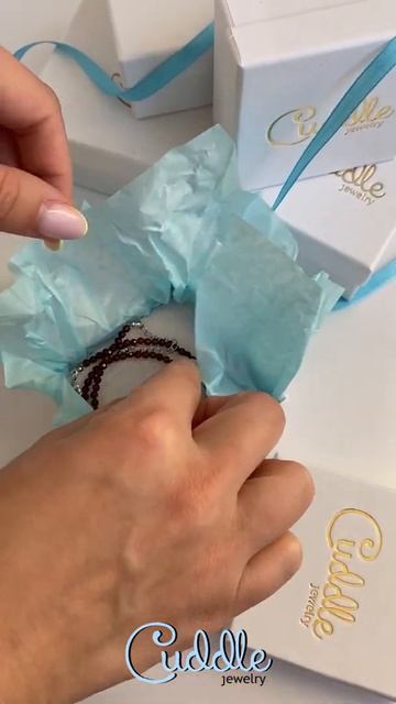 Колье из натурального граната от Cuddle Jewelry смотреть онлайн