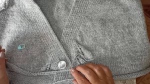 КАК ВЫПОЛНИТЬ ВЕРТИКАЛЬНЫЕ ПЕТЛИ для пуговиц при вязании цельновязанной планки сверху.