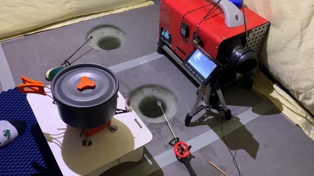 СДЕЛАЛ ПАРОВАРКУ и приготовил МАНТЫ на ЛЬДУ в ПАЛАТКЕ смотреть онлайн