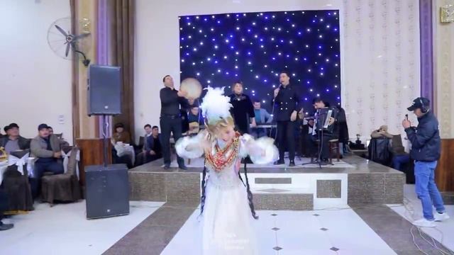 JALILBEK MASHARIPOV & MANZURA XOLPA - DUET.mp4