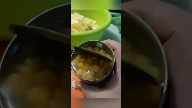 салат "Виртуоз" из курицы и ананасов смотреть онлайн