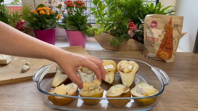 ВКУСНЕЙШИЕ ГРУШИ В ДУХОВКЕ С СЫРОМ И ОРЕХАМИ! ПРОСТО Б? смотреть онлайн