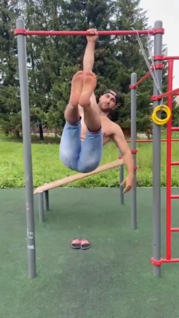 Подтягивание на одной руке смотреть онлайн