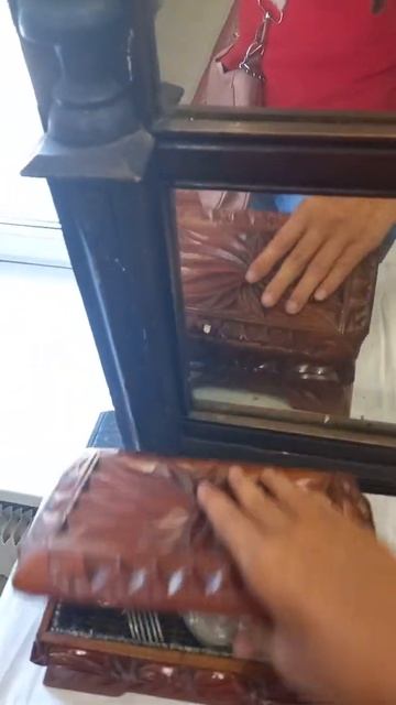 ходили в музей исторически нашли печатную машинку дед