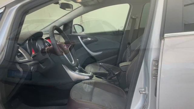 Opel Astra J Рестайлинг, 2013 смотреть онлайн