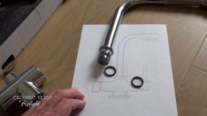 Течет смеситель кран с питьевой водой из двух отверст?