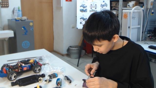 Первые сборки Lotus Electro