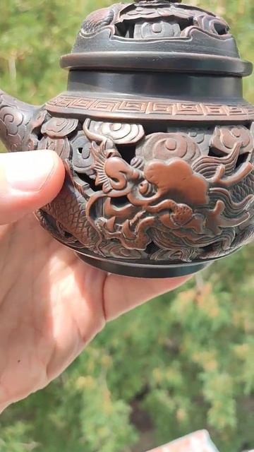 Чайник Нисинтао ( Гуанси ).Глубокая резба,двойная толс?