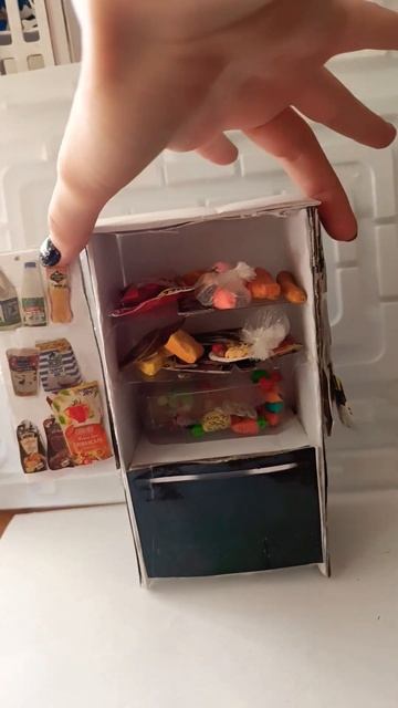 Сделала холодильник для кукол👑