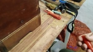 швейная машина ПМЗ, как открыть чехол без ключа?