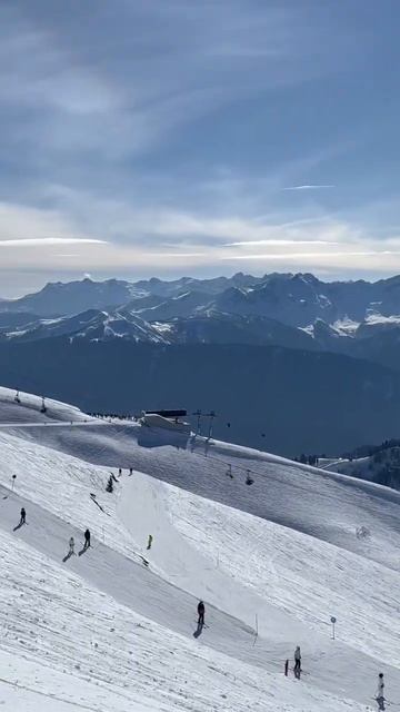 Роза Хутор 2025, много ли людей? Что по трассам? Как погод смотреть онлайн