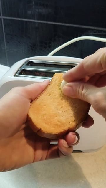 Бутерброды со шпротами, огурцами и помидорами. Быстры?