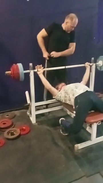 очередной рекорд, жим 92кг, свой вес 60кг #армрестлинг #с? смотреть онлайн
