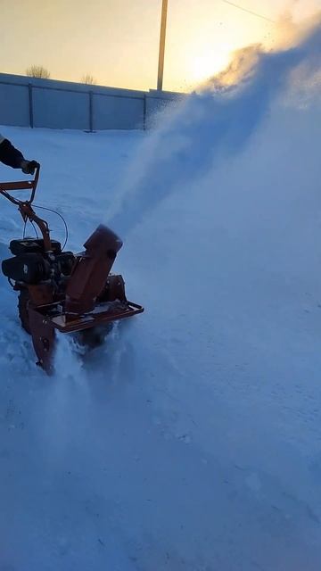 мотоблок салют с навесным для снегоуборки смотреть онлайн