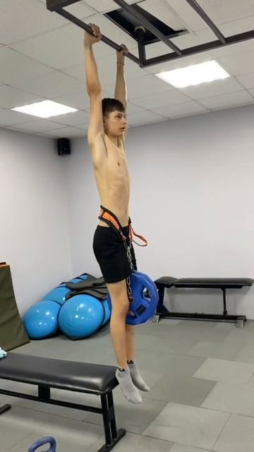 🔥подтягивания с весом 20 кг на максимум🔥🔋 смотреть онлайн