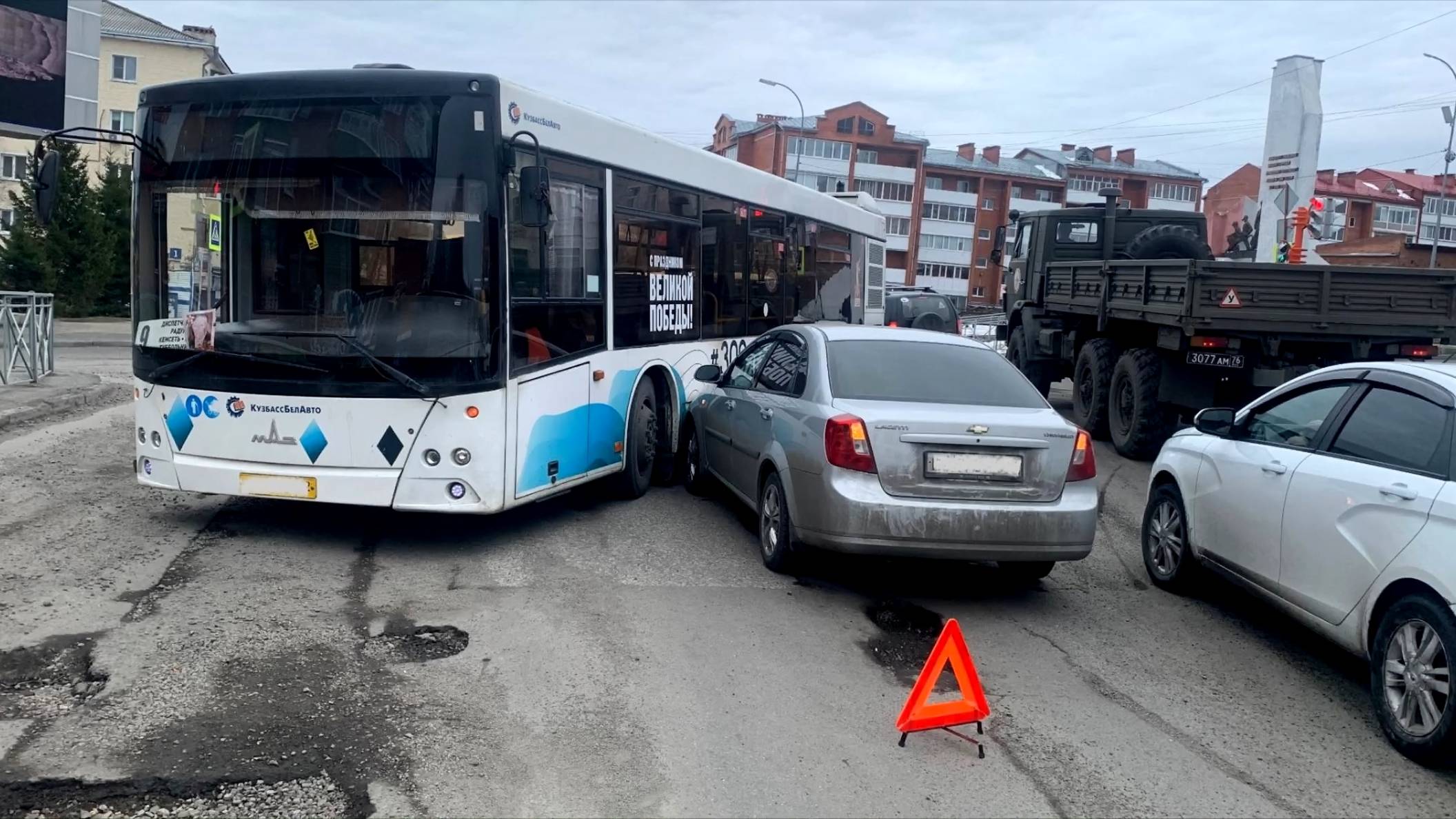 Дорожный патруль. Анжеро-Судженск. От 6.05.2025 смотреть онлайн