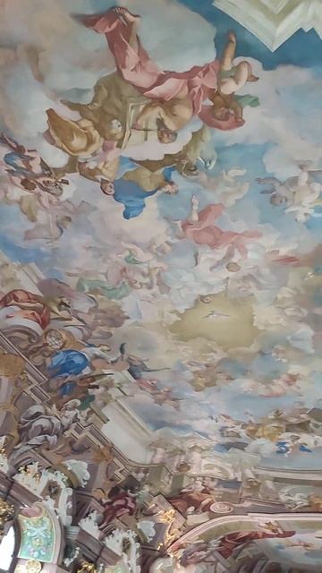 Зал конференций - называется Аула Леопольдина. Вроцла смотреть онлайн