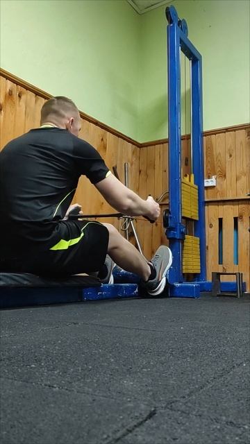 Ещё один день в спорт зале 💪💪💪 подскажите кто знает смотреть онлайн
