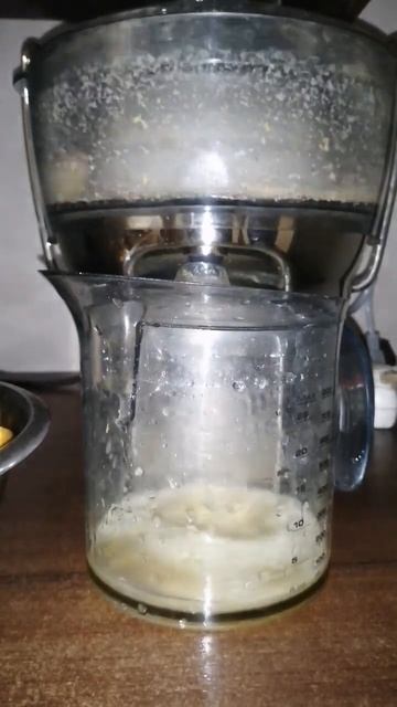 Яблочный фреш #food #напитки #сок #соковыжималка #juice смотреть онлайн