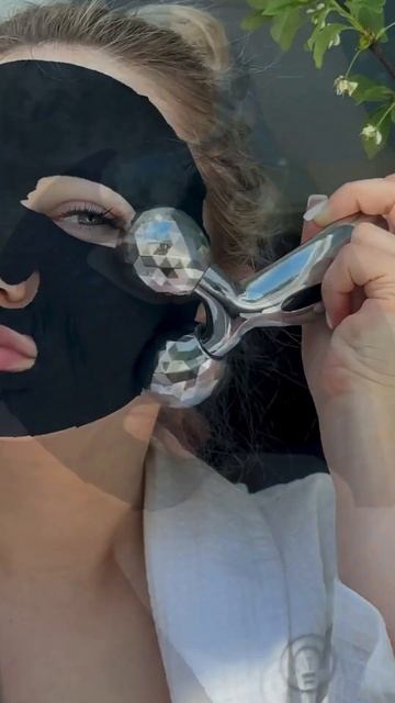 Используй массажер с масками и кремами, чтобы усилить смотреть онлайн