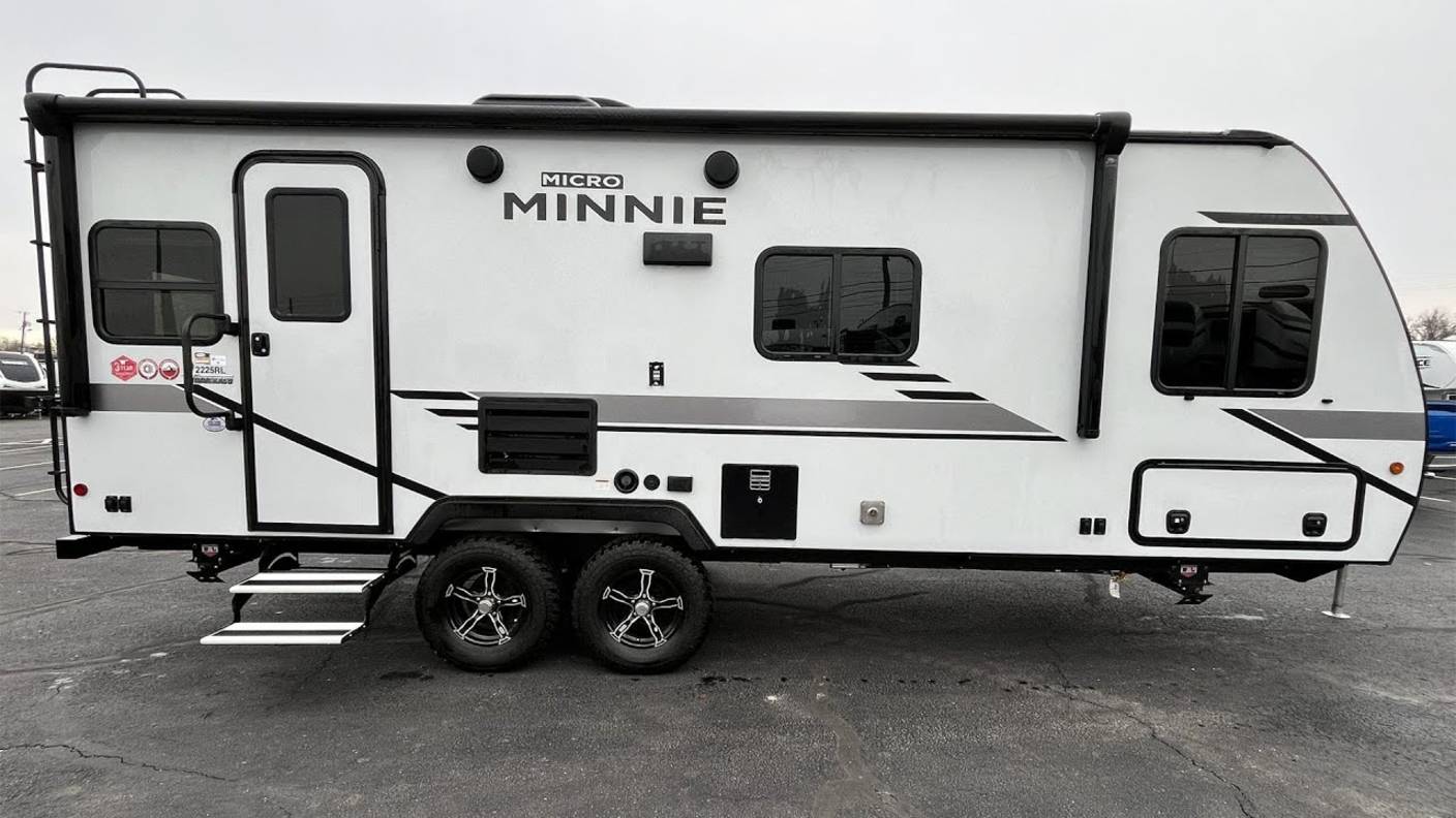 Внедорожный прицеп на 3 спальных места. Продумана каждая мелочь. Автодом Winnebago 2225RL смотреть онлайн