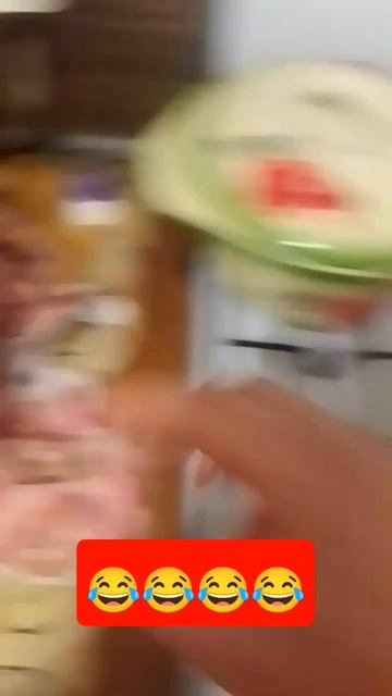 сломанный чайник #shorts 😂 смотреть онлайн