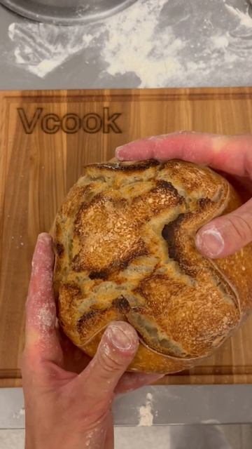 Выпечка хлеба на закваске #shorts смотреть онлайн