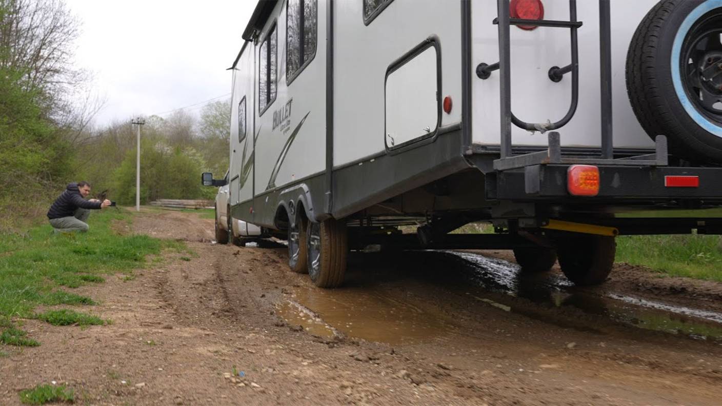 Тест европейского и американского прицепа по бездорожью. Какой автодом лучше смотреть онлайн