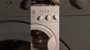 Стиральная машина INDESIT WISL83(82) Функция "Таймер отсрочки"
