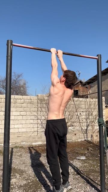 Подтягивание на одной руке смотреть онлайн