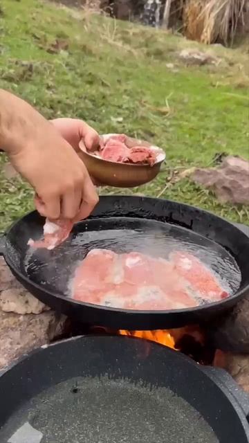 Чудесное приготовление мясо,картошки и грибов на прир смотреть онлайн