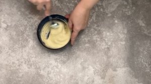 КАК ПРИГОТОВИТЬ ГЛАЗУРЬ ДЛЯ КУЛИЧА ИЗ СГУЩЕНКИ И СУХО?