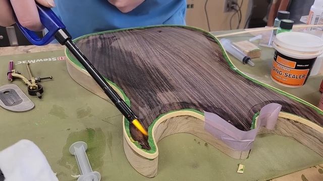 Нетипичный Fender Super Strat | Изготовление электрогитар смотреть онлайн