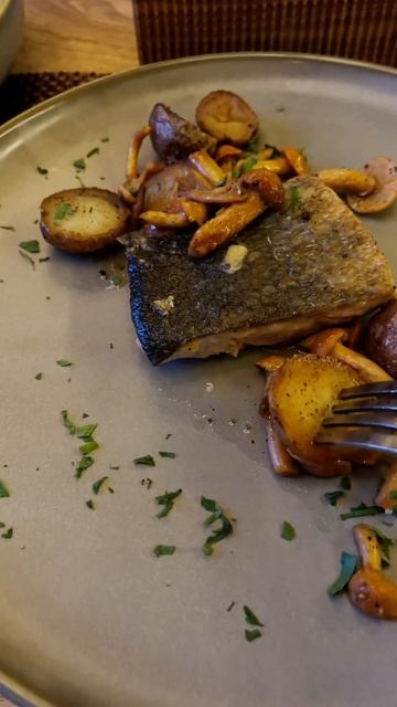 Ресторанные будни ✨ Кета на гриле, жареный молодой ка? смотреть онлайн