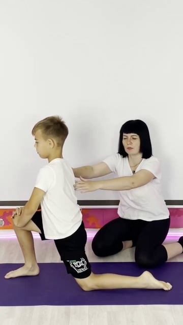 Растяжка мышц бедра,упражнение при вальгусе ног,плоск смотреть онлайн