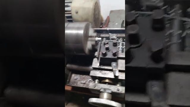 Универсал-2 токарный в работе