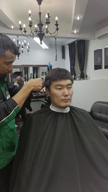 Оставил на Чай 12000 💵😱 #almaty #barber смотреть онлайн