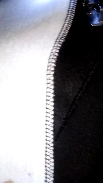 черно-белое или однотонное