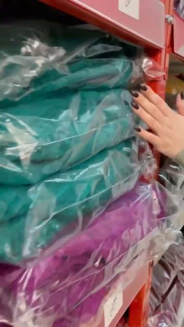 Unelle - бренд одежды и аксессуаров для дома.