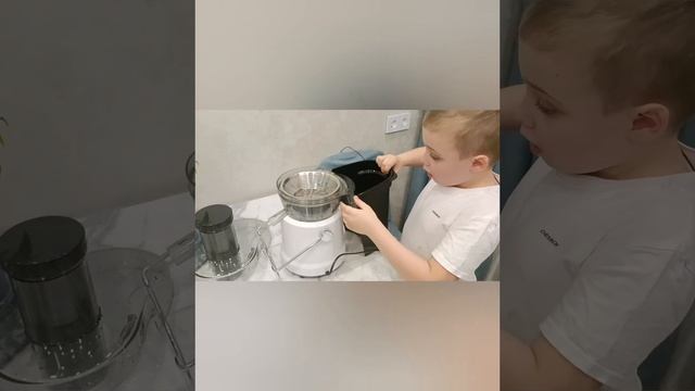 Незаменимая помощница на кухне!Обзор на центробежную смотреть онлайн