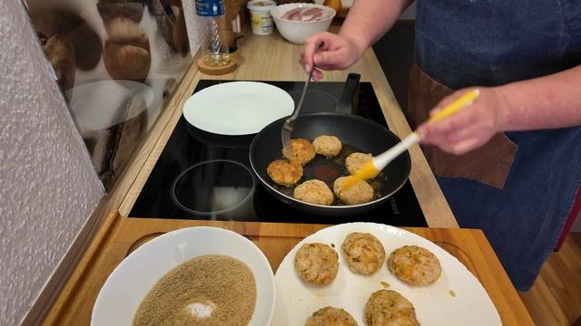 Котлеты из рыбной консервы и риса смотреть онлайн