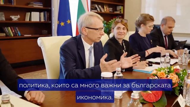 Среща на премиера акад. Денков с европейския комисар з смотреть онлайн