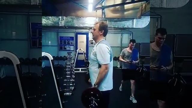 Инструктор тренажерного зала Александр Шелипов: Движ? смотреть онлайн