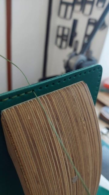 Кожаная обложка на паспорт #handmade #shorts смотреть онлайн