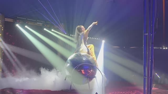 Цирковое шоу на воде Артёма Нозренкова в г. Вольске. смотреть онлайн